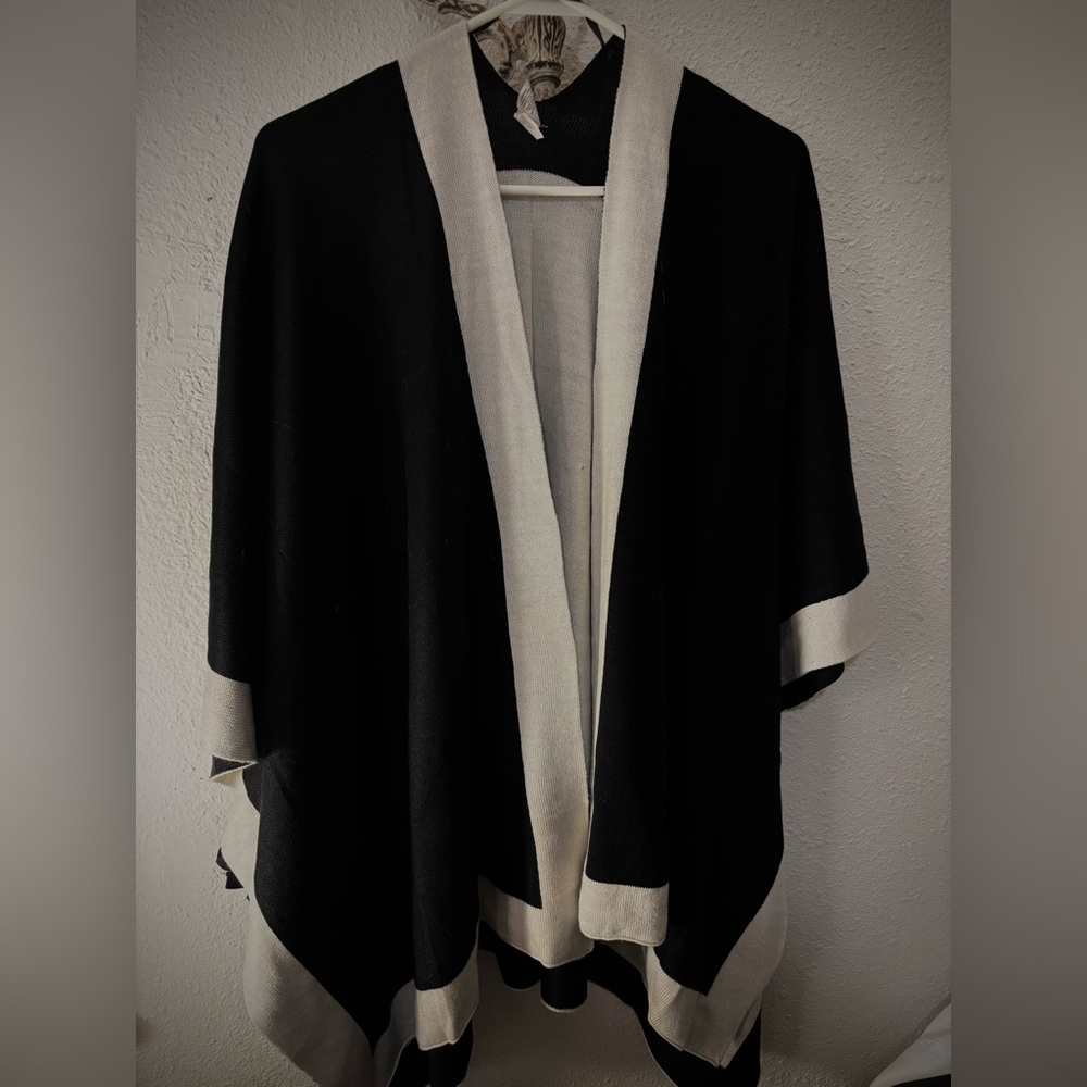 Black and white shawl/wrap. OS 65.00